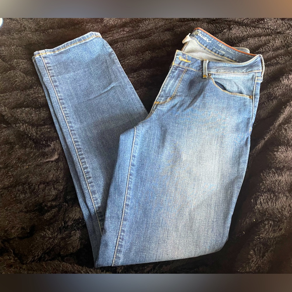 Womens Blue Denim Jeans. Size 6